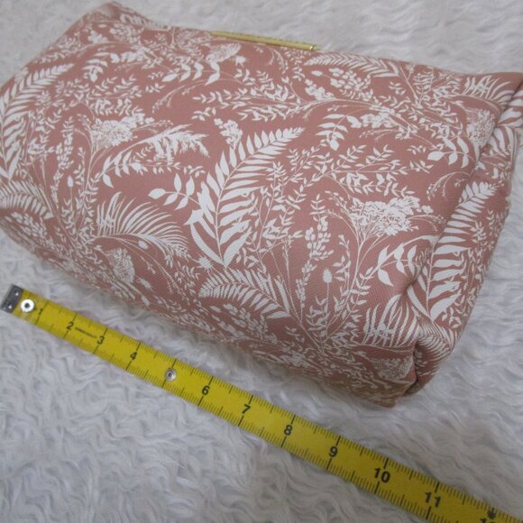 NWT Beautiful Large Vince Camuto Pink and white floral Makeup Bag Pouch 12X6 - Picture 15 of 15